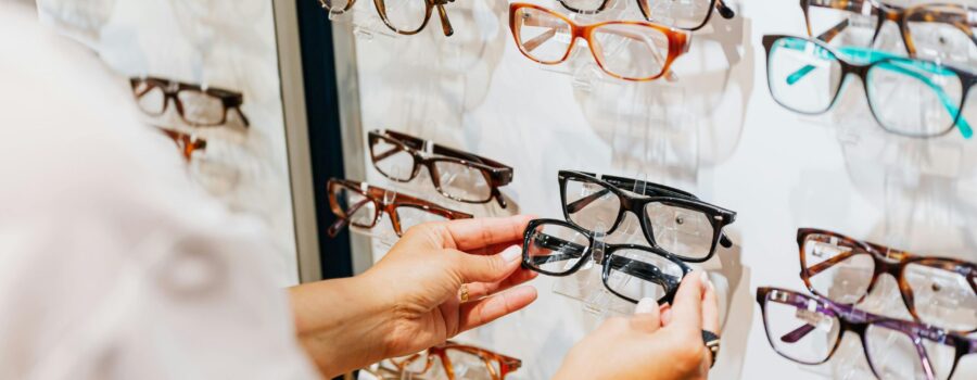 choosing eyeglasses